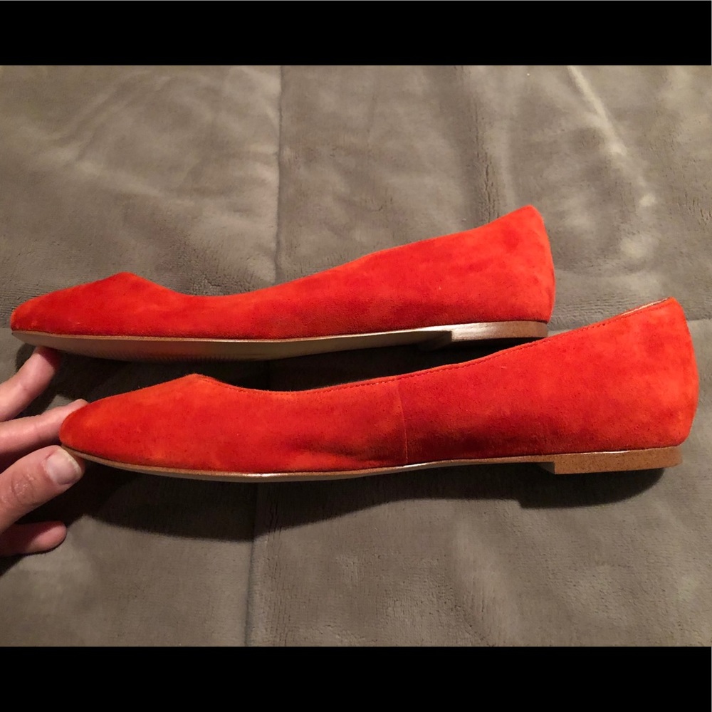 Ann Taylor Orange Suede Flats - Size 8